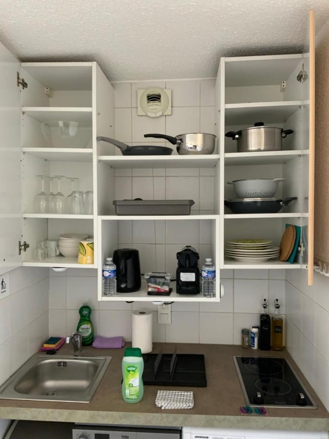Cannes Marina Le Surcouf - De 28m2 Au 10eme Etage Avec Piscine, Terrasse, Parking, Vue Montagne Et Port : Mandelieu-la Napoule Apartment *